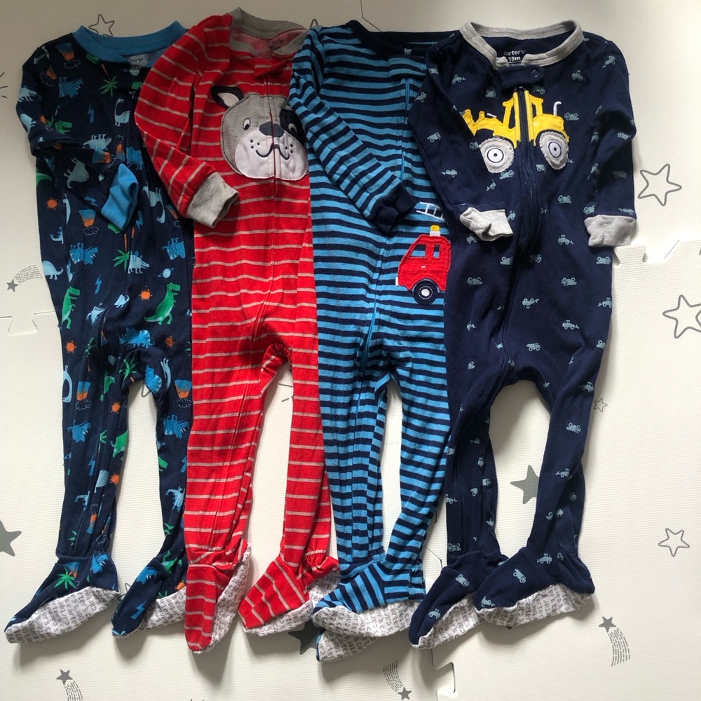 ❤️Bundle Lot of Carter’s Footed Pajamas 18 months